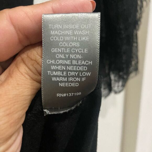 Marled reunited closet black assymetrical top tunic size XL tiered lace sleeves - Picture 6 of 10